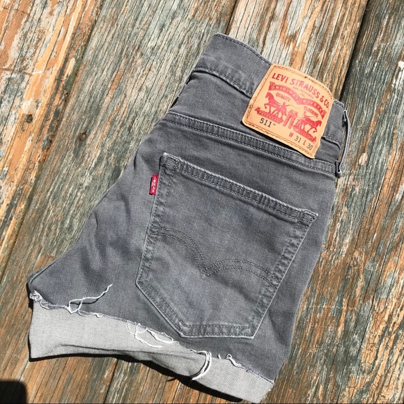 Levi cutoff shorts - Picture 2 of 4